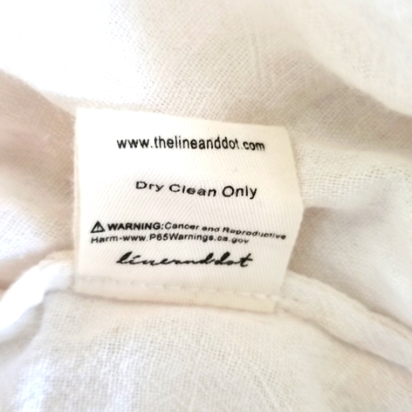 NEW!Line & Dot L flutter sleeve top - Picture 9 of 9